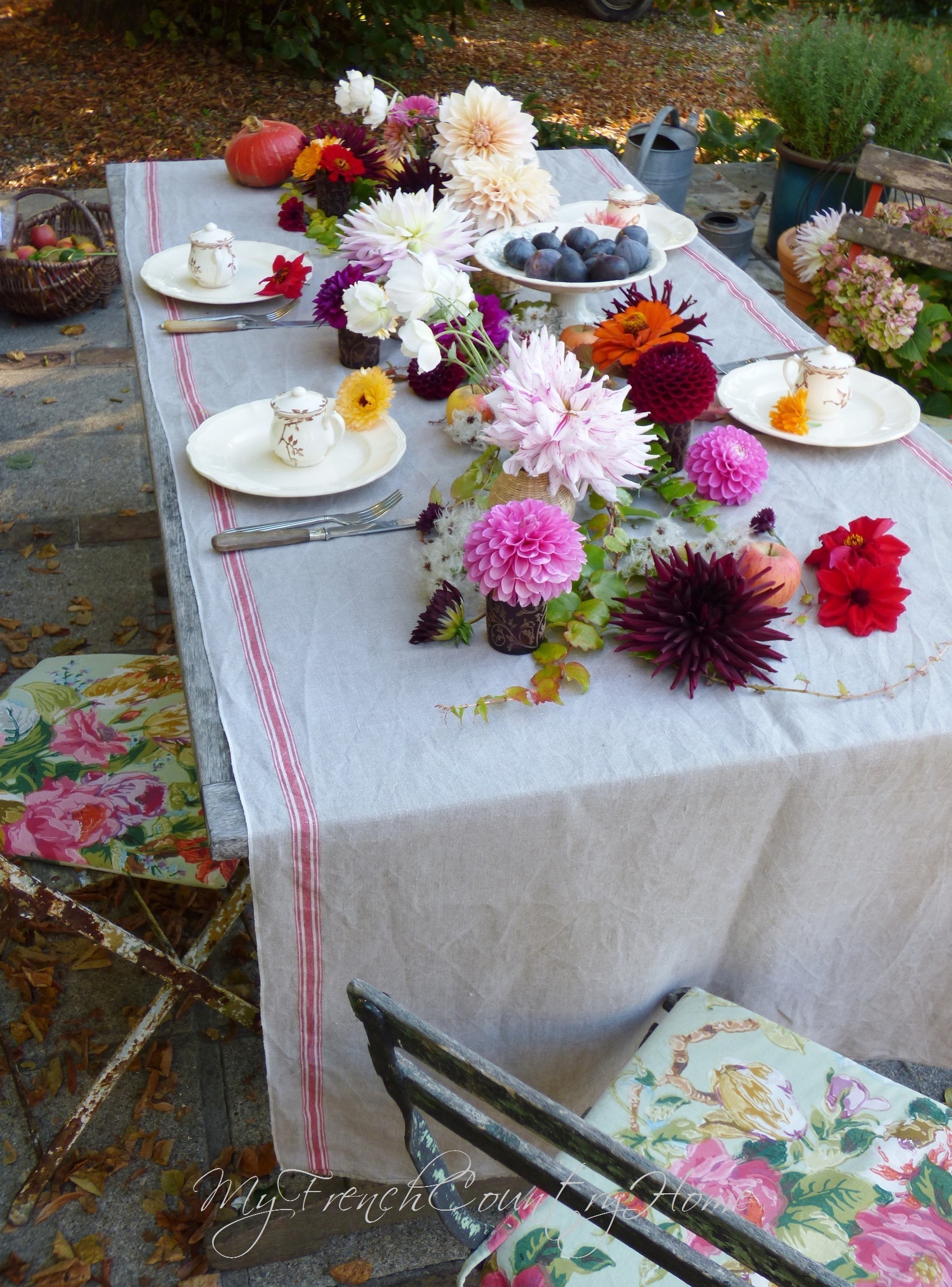 dahlias in autumn tablescape
