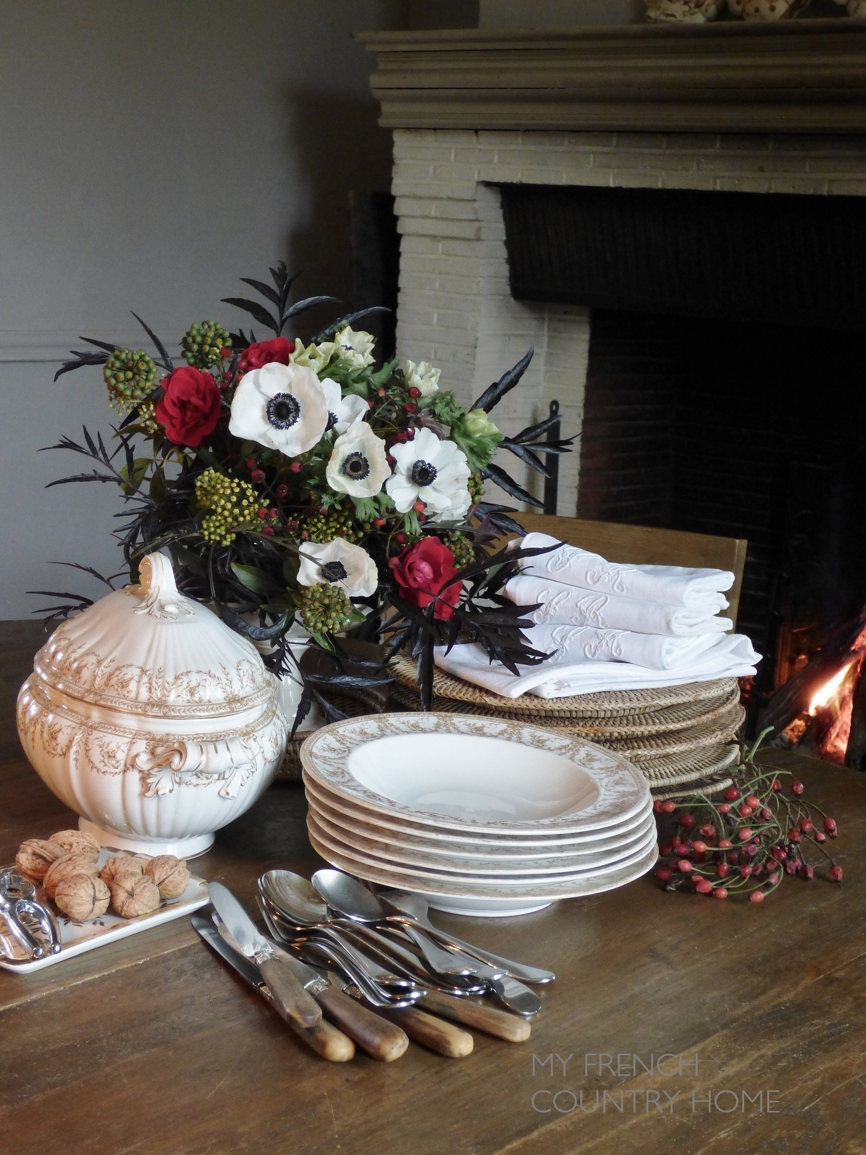 AUTUMN BOUQUET ON THE DINING TABLE