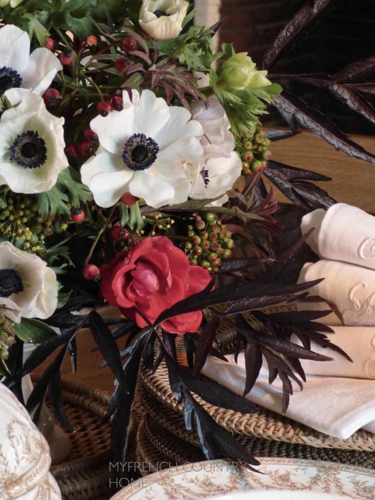 AUTUMN BOUQUET ON THE DINING TABLE