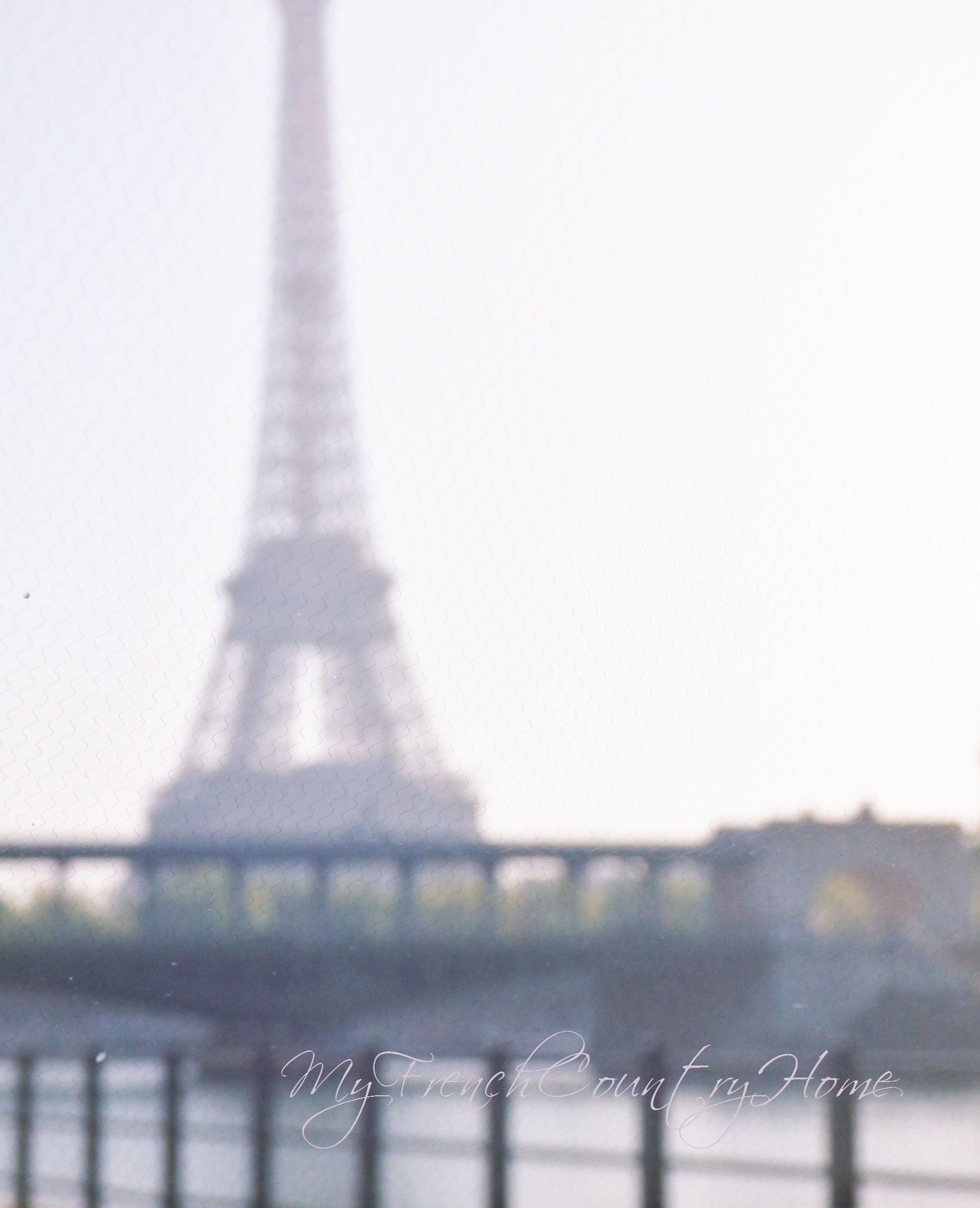 eiffel tower in the morning light