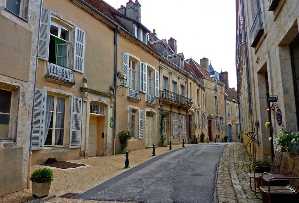small street in the town of Belleme