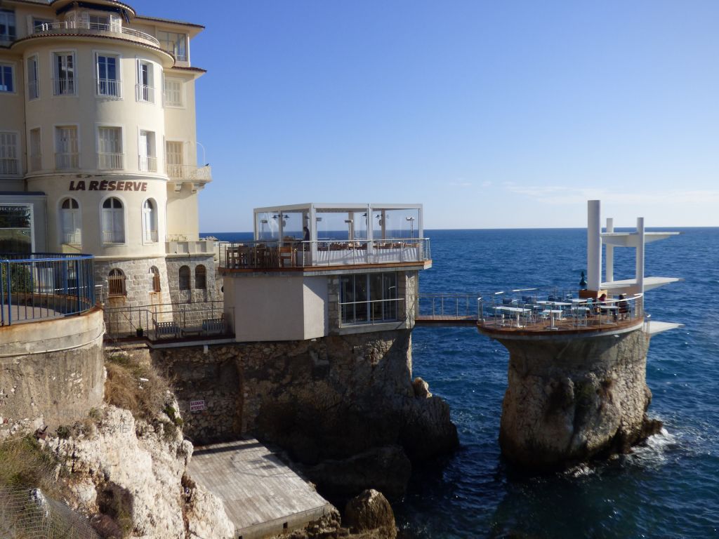 RESTAURANT ON ROCK IN NICE