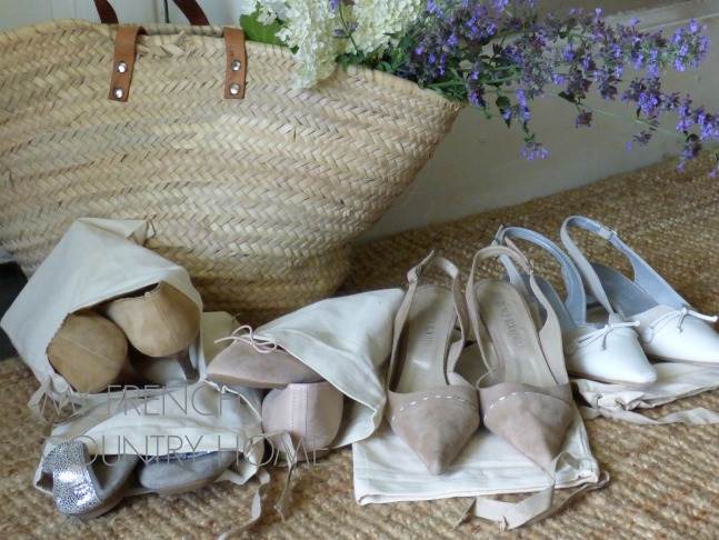shoes in shoe bags for travelling