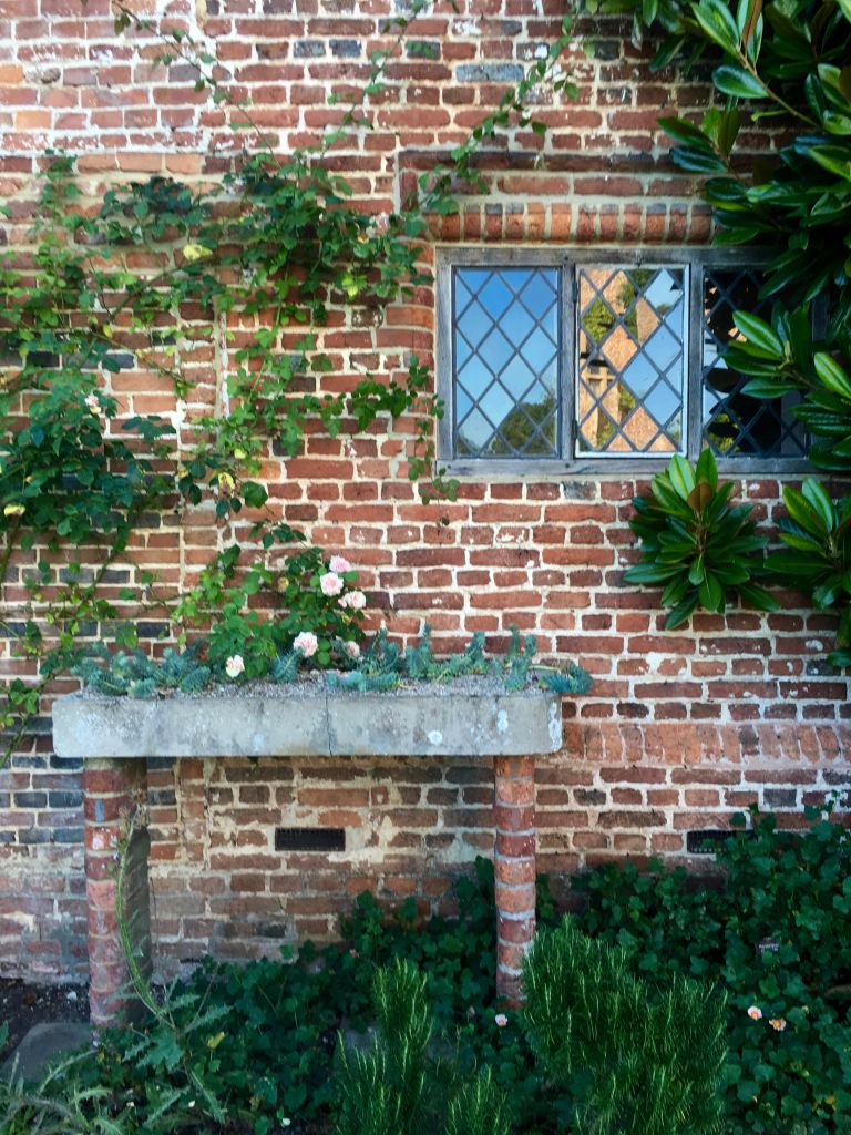 overview of sissinghurst gardens