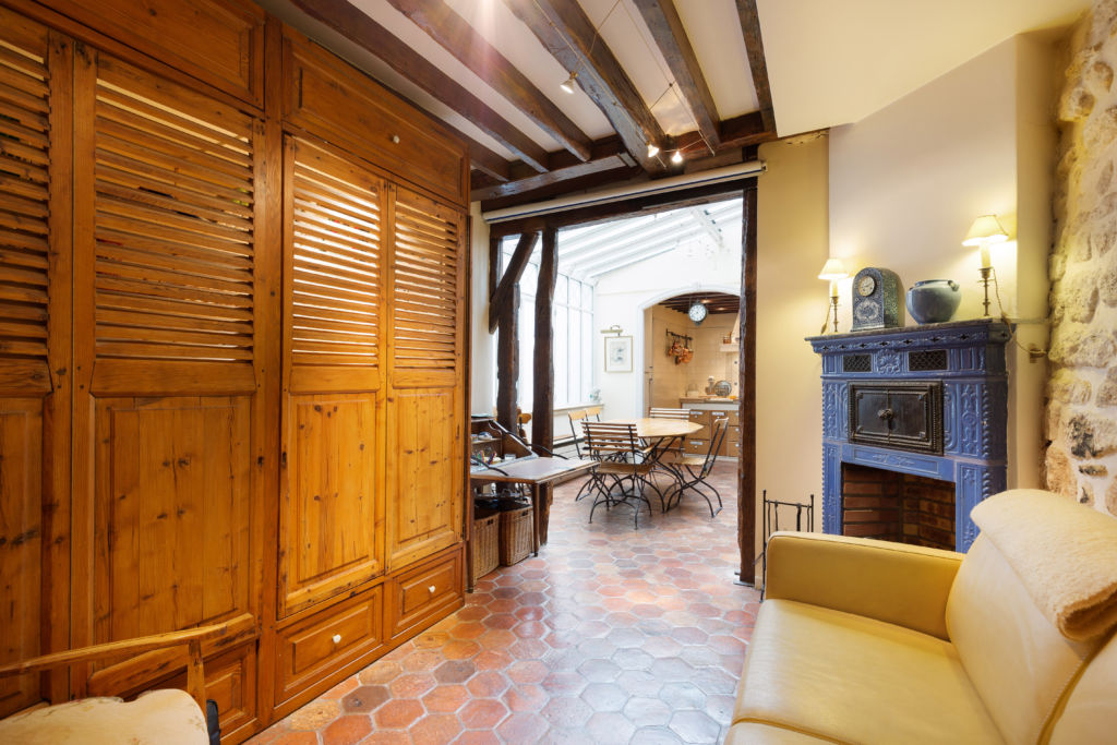 studio appartment in paris