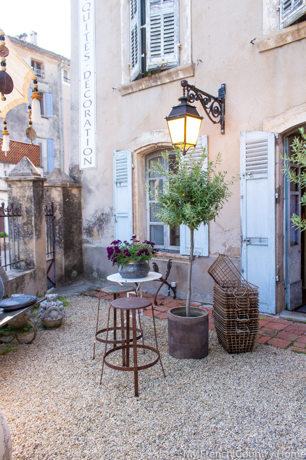 Provençal antique store- MFCH Provence tour