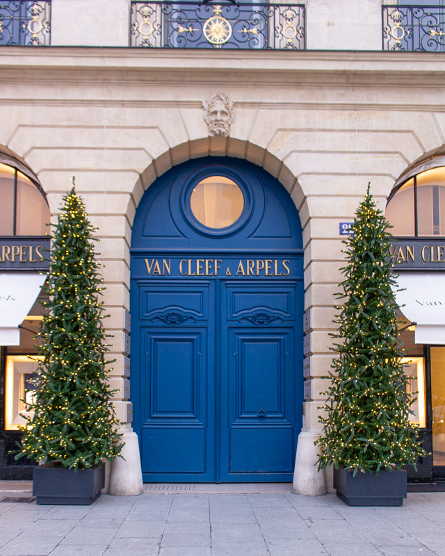 Van Cleef & Arpels, Place Vendome- paris decorated for christmas- MY FRENCH COUNTRY HOME