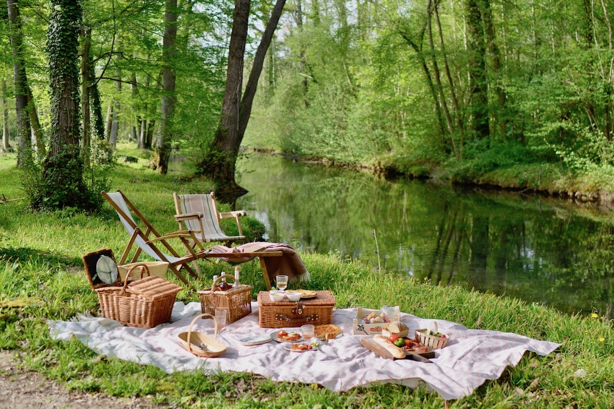 the humble joys of a picnic- MY FRENCH COUNTRY HOME