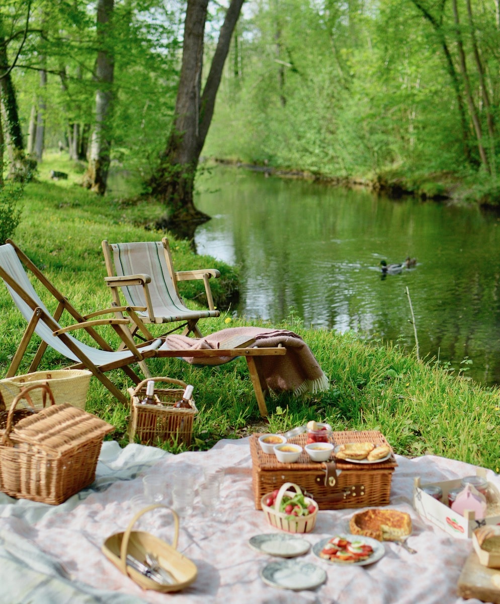 the humble joys of a picnic- MY FRENCH COUNTRY HOME