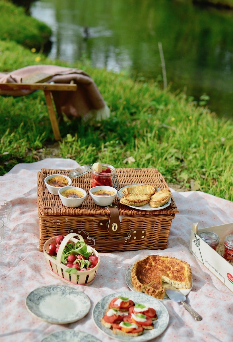 the humble joys of a picnic- MY FRENCH COUNTRY HOME