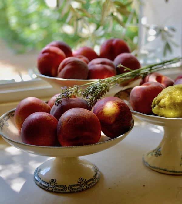 Beautiful peaches from the south of France