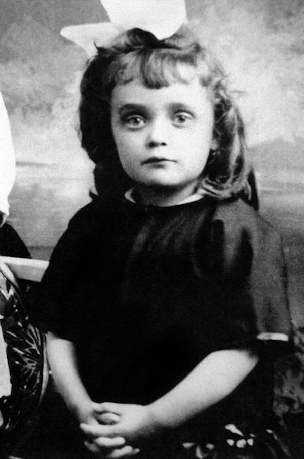 famous french singer edith piaf early life