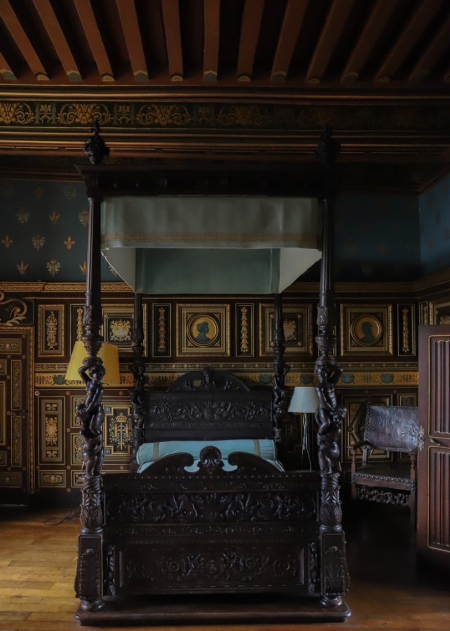 four poster bed in french chateau