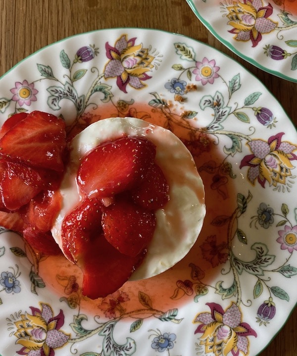 strawberries with lemon cheesecake