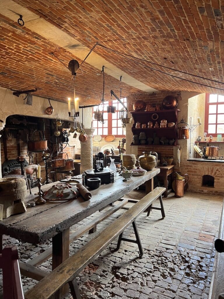 FRENCH COUNTRY KITCHEN