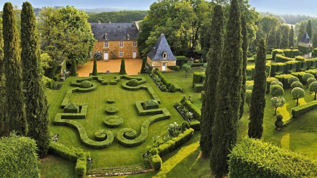 Beautiful French garden in Dordogne featured on the 2025 small group tour