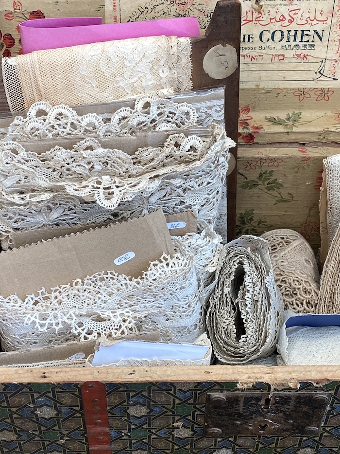 brocante lace in france