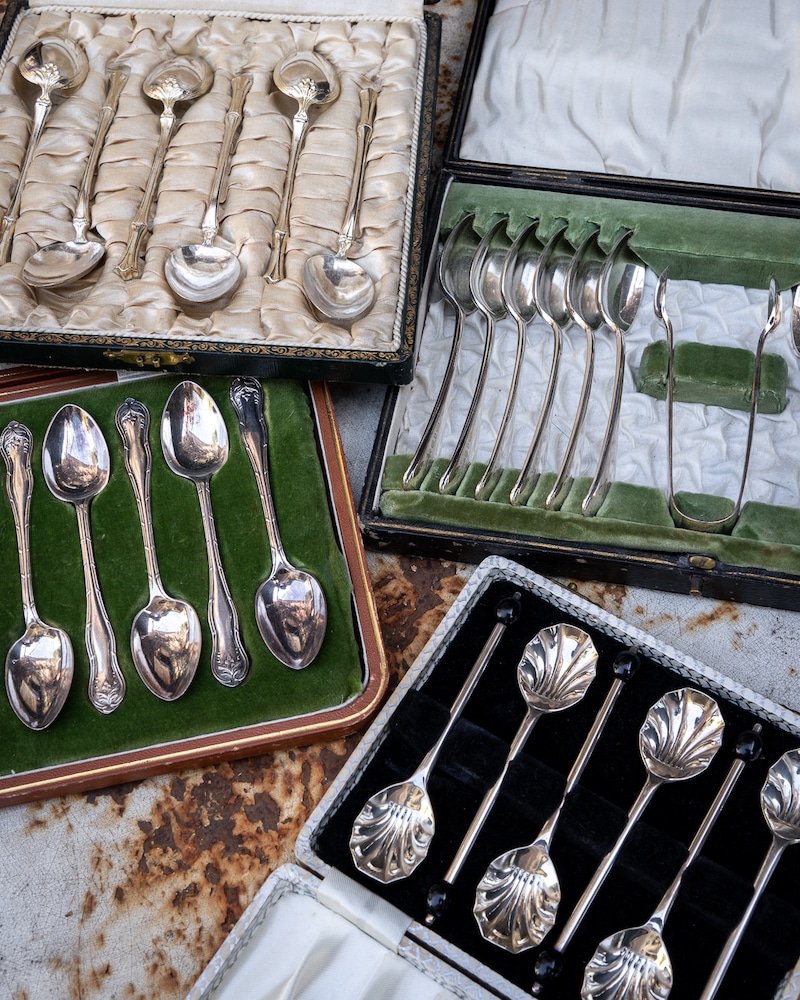 THE ART OF ANTIQUING IN FRANCE