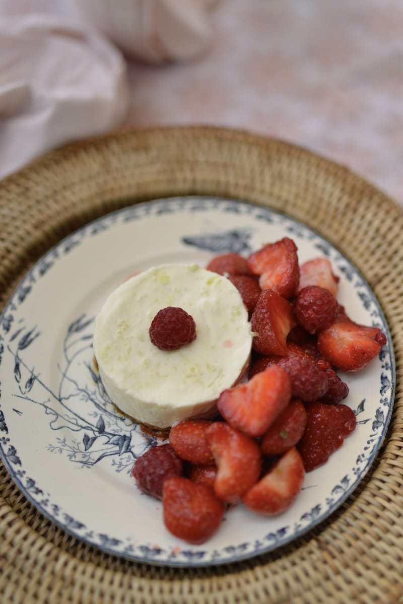 strawberries with lemon cheesecake